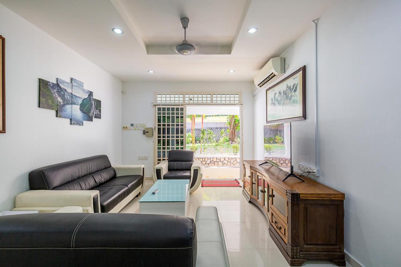 Seaside Private Bungalow, Tg Bungah Tanjung Bungah  Exterior foto